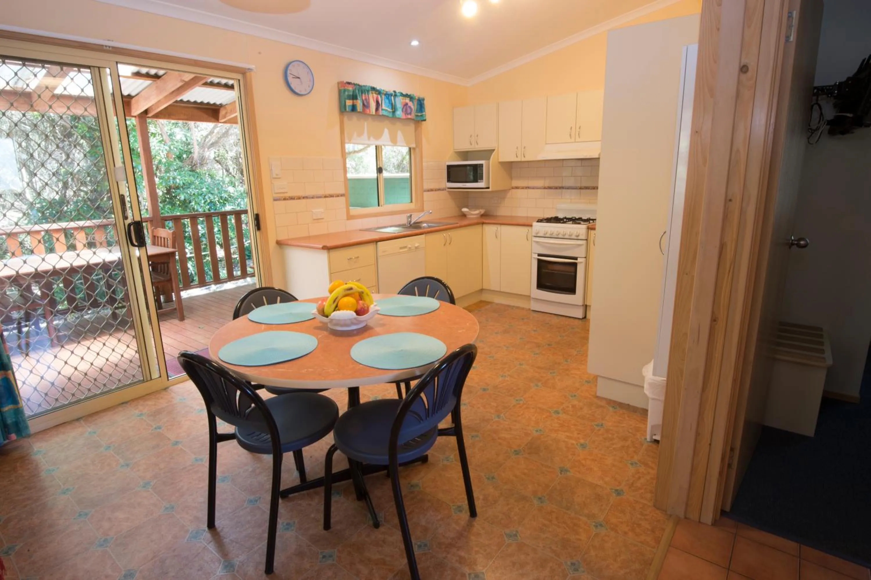 Coffee/tea facilities in The Lakes Beachfront Holiday Park
