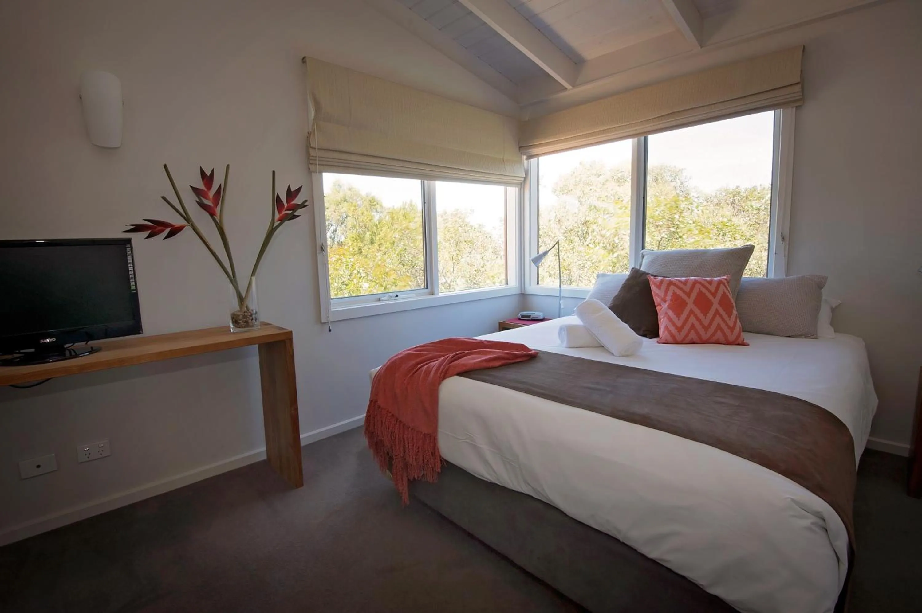 Bed in The Lakes Beachfront Holiday Park