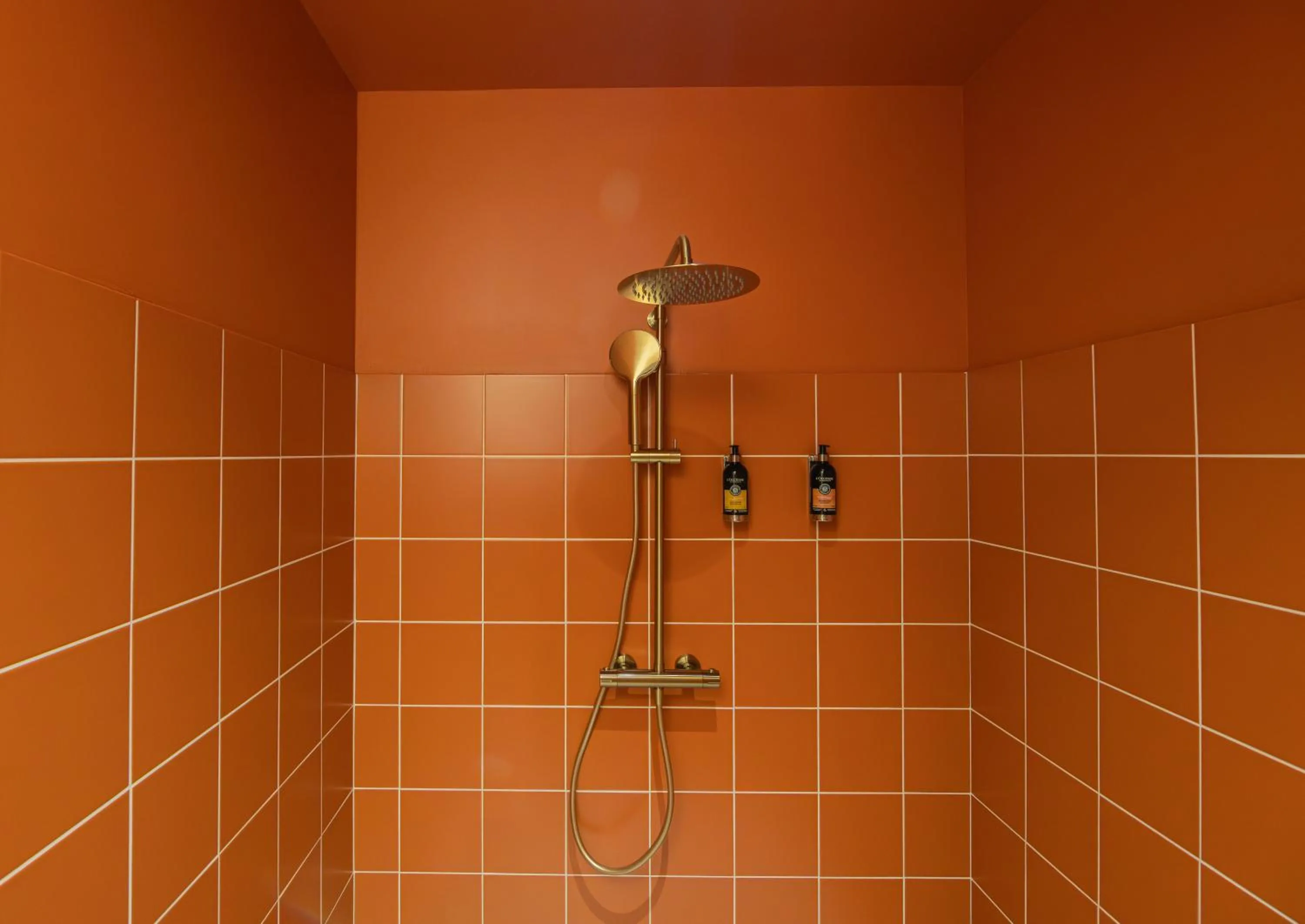 Shower in Grand Juste