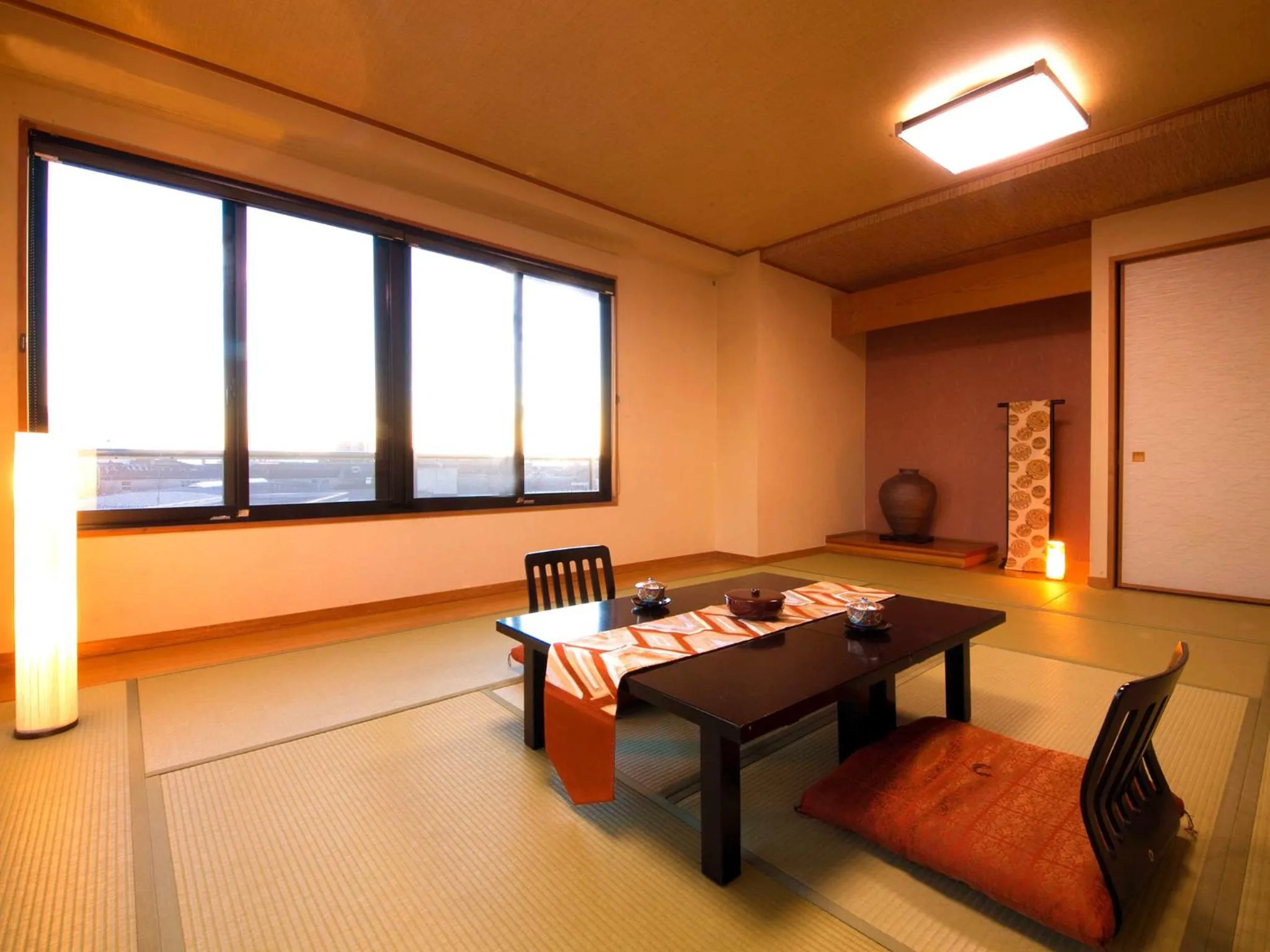 Photo of the whole room in Matsukaze