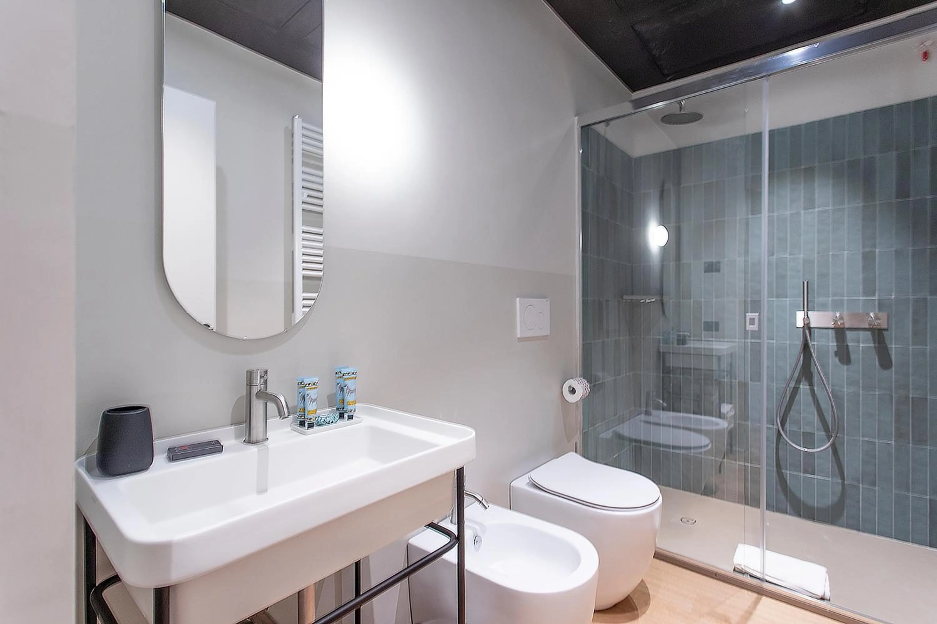 Shower in Hotel Casa W