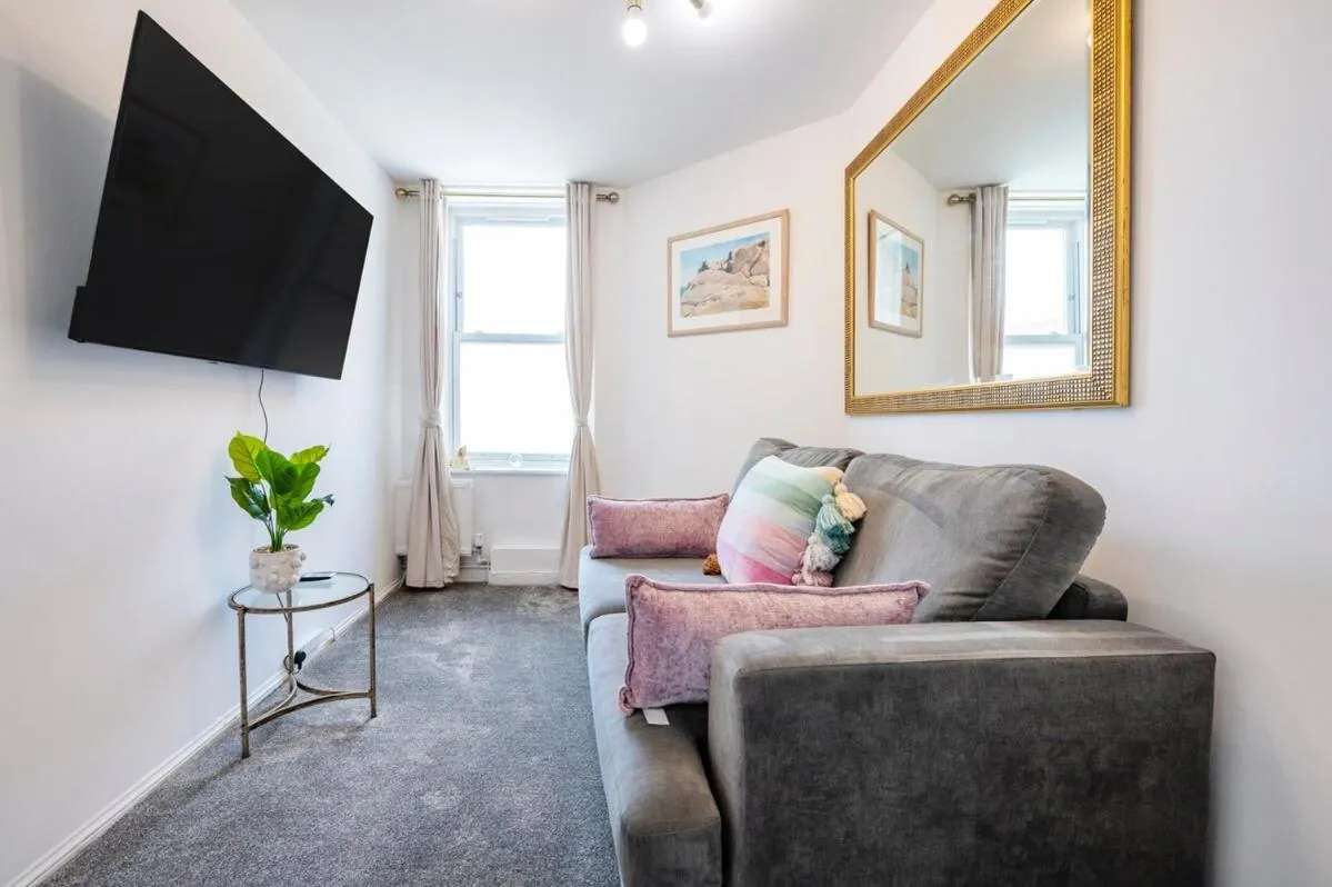 Spacious London stay - 3 Bedroom property