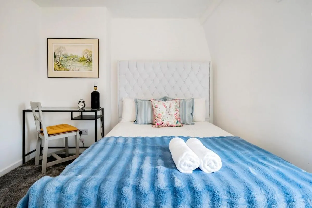 Bed in Spacious London stay - 3 Bedroom property