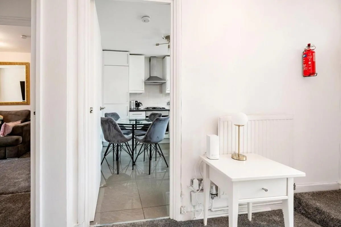 Spacious London stay - 3 Bedroom property