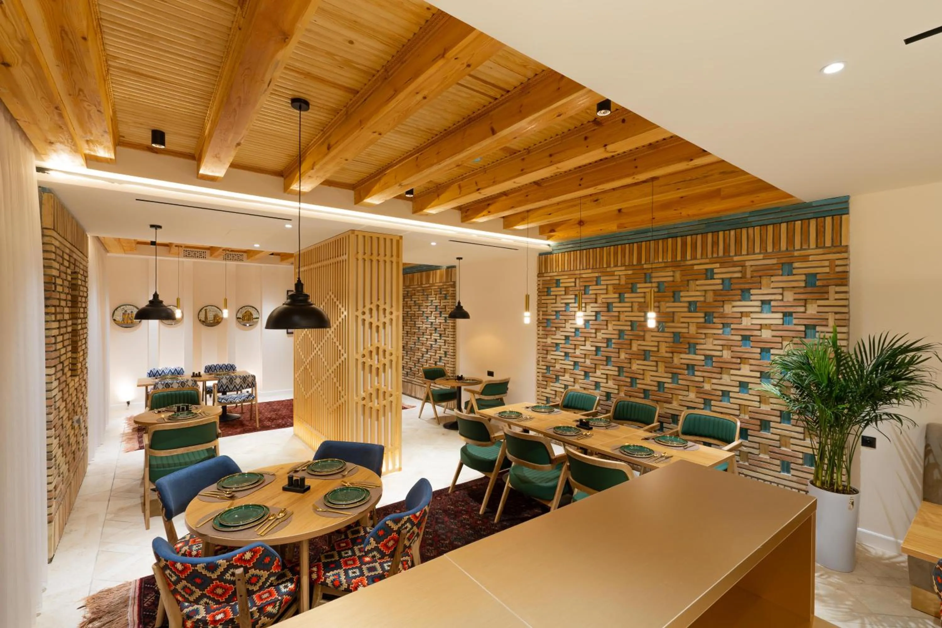 Restaurant/places to eat in Sarhad Hotel