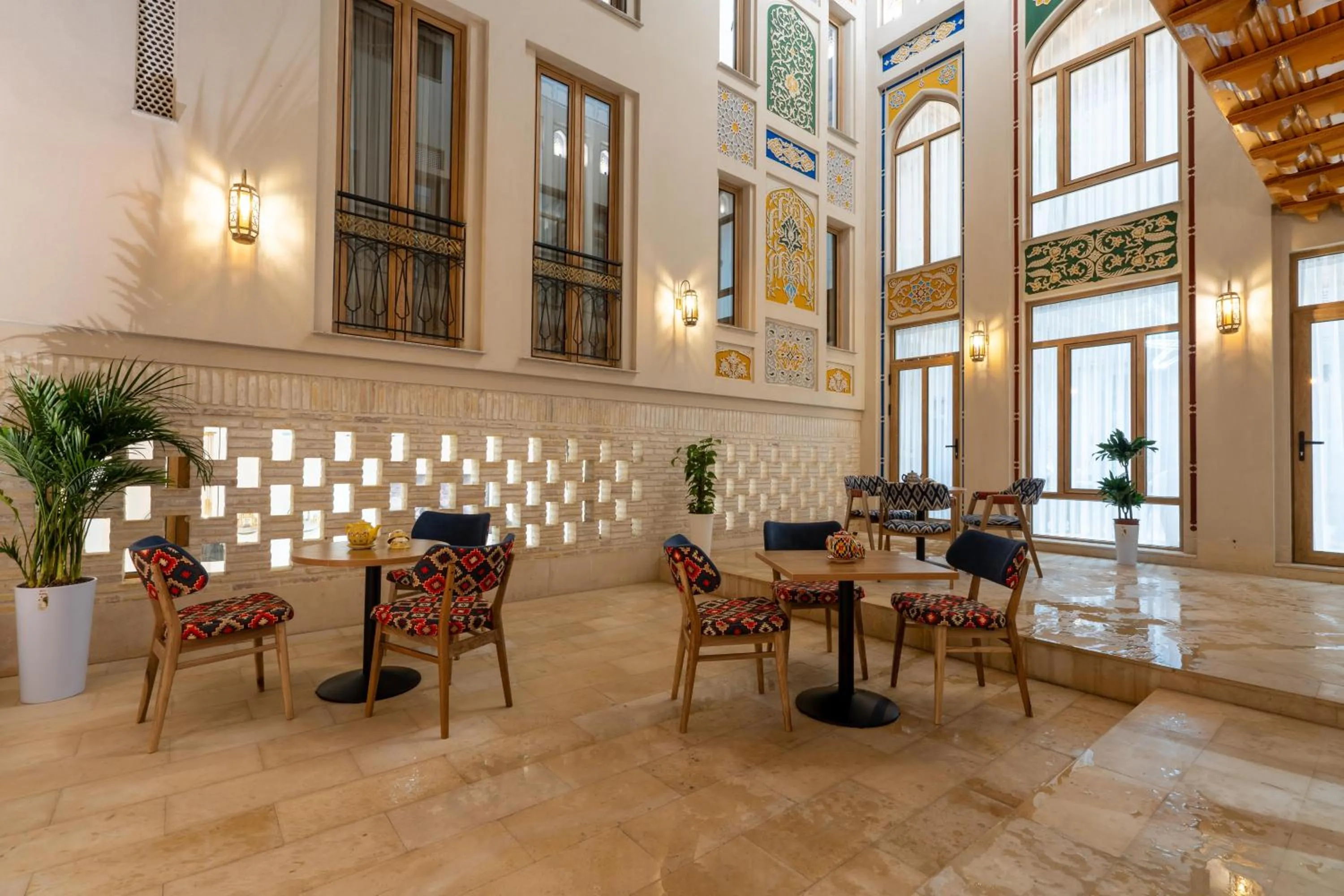 Living room in Sarhad Hotel