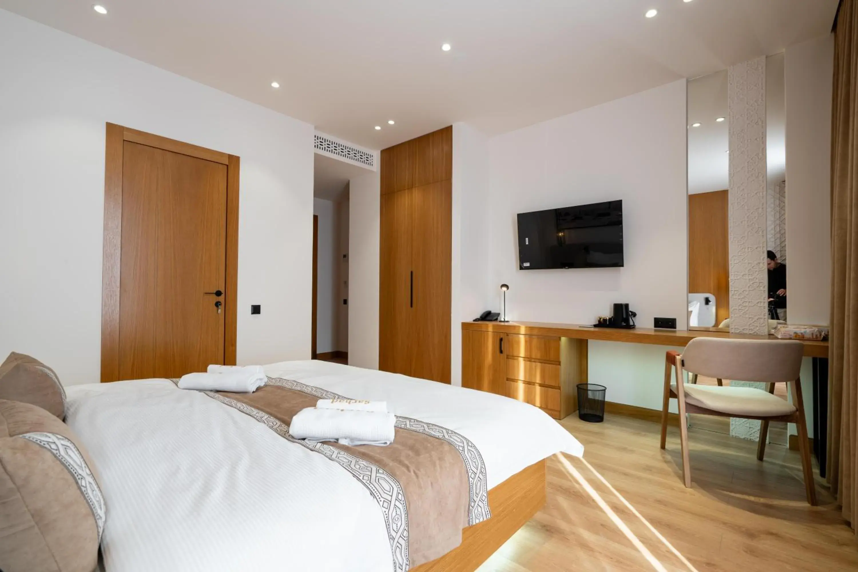 Large Double Room in Sarhad Hotel Large Double Room in Sarhad Hotel