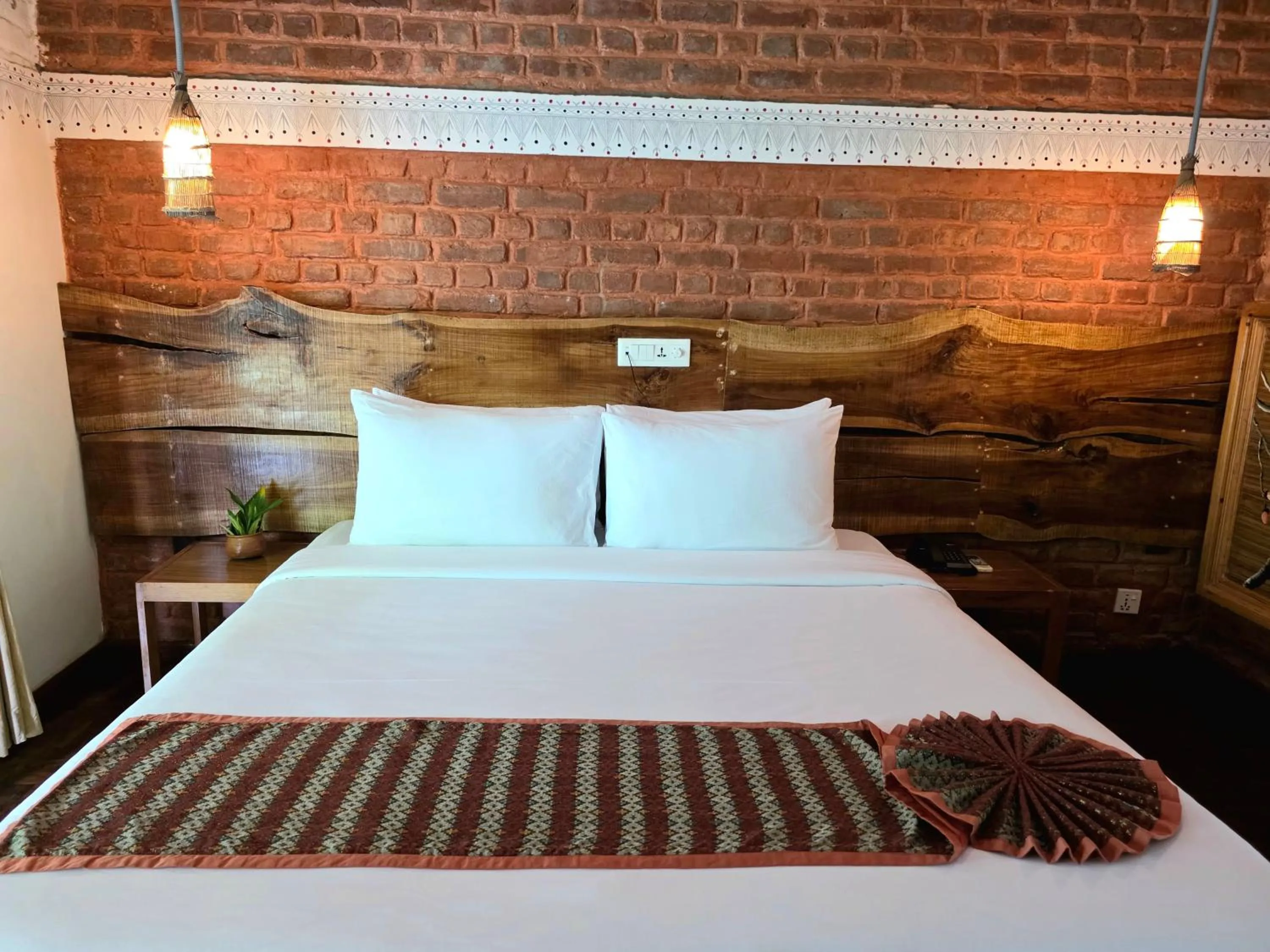 Bed in Siddhartha Wildlife Retreat