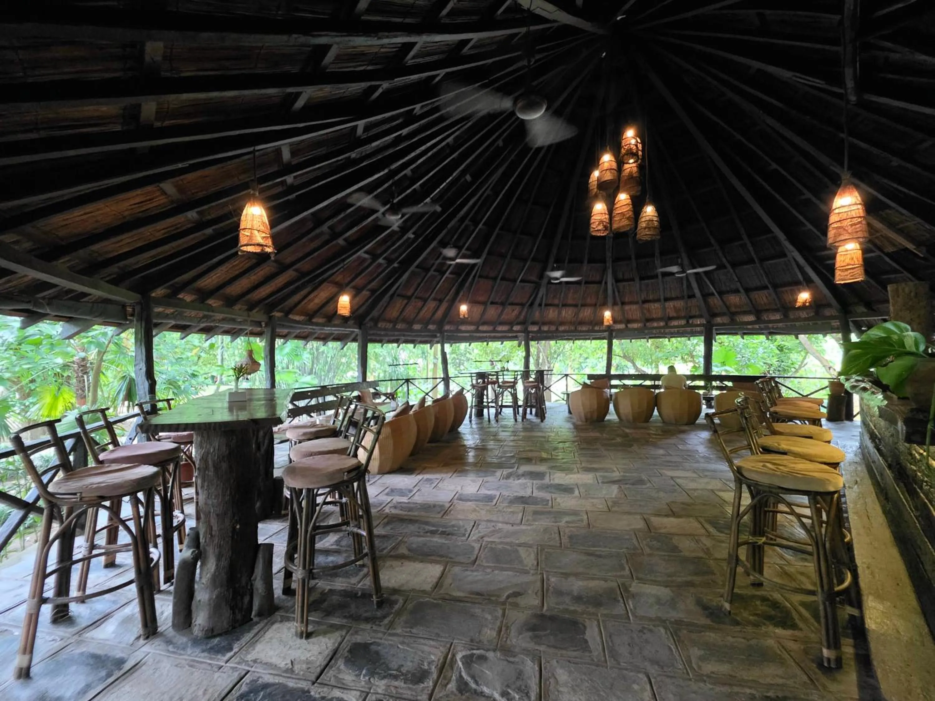 Restaurant/places to eat in Siddhartha Wildlife Retreat