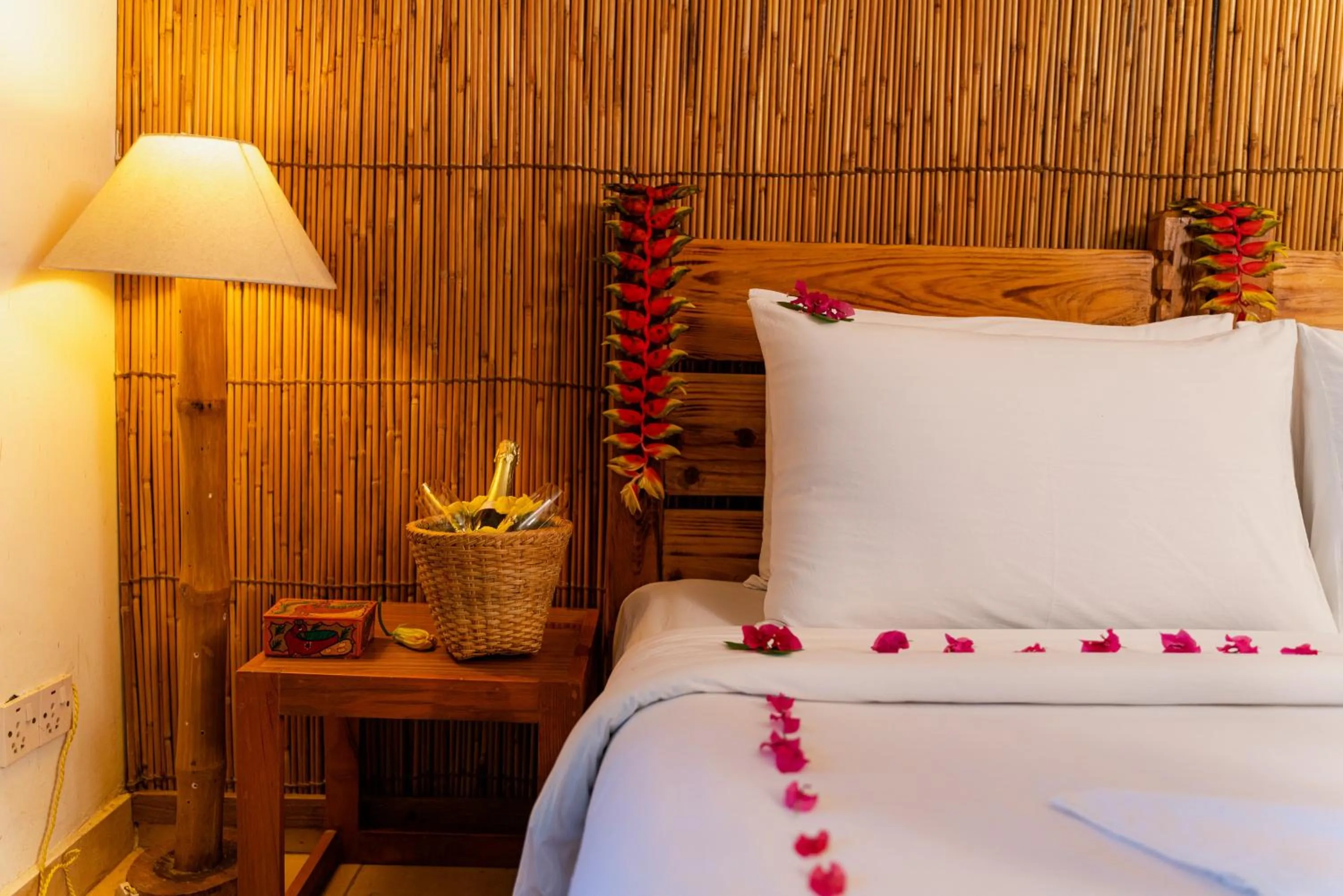 Bed in Siddhartha Wildlife Retreat