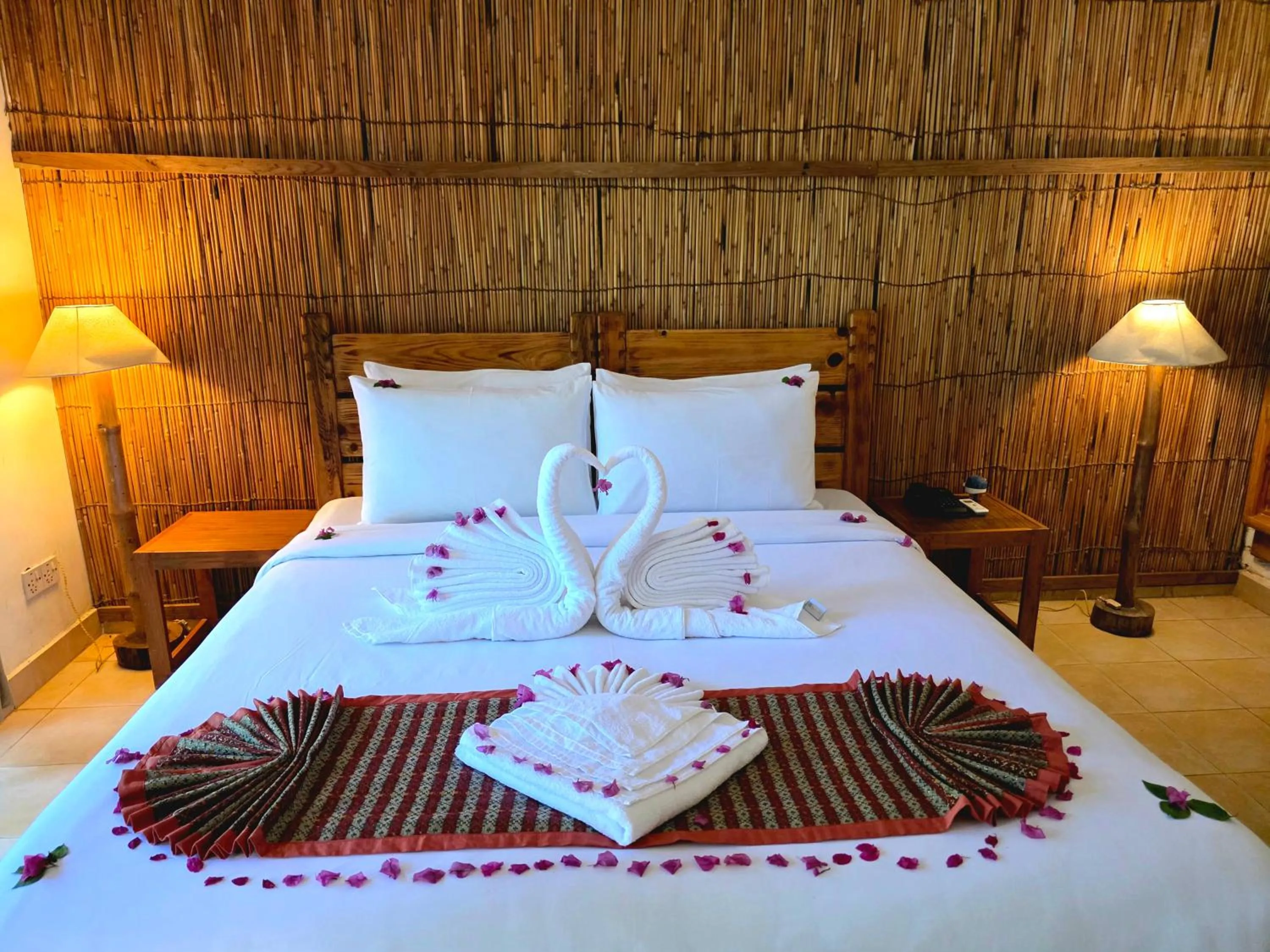 Bed in Siddhartha Wildlife Retreat