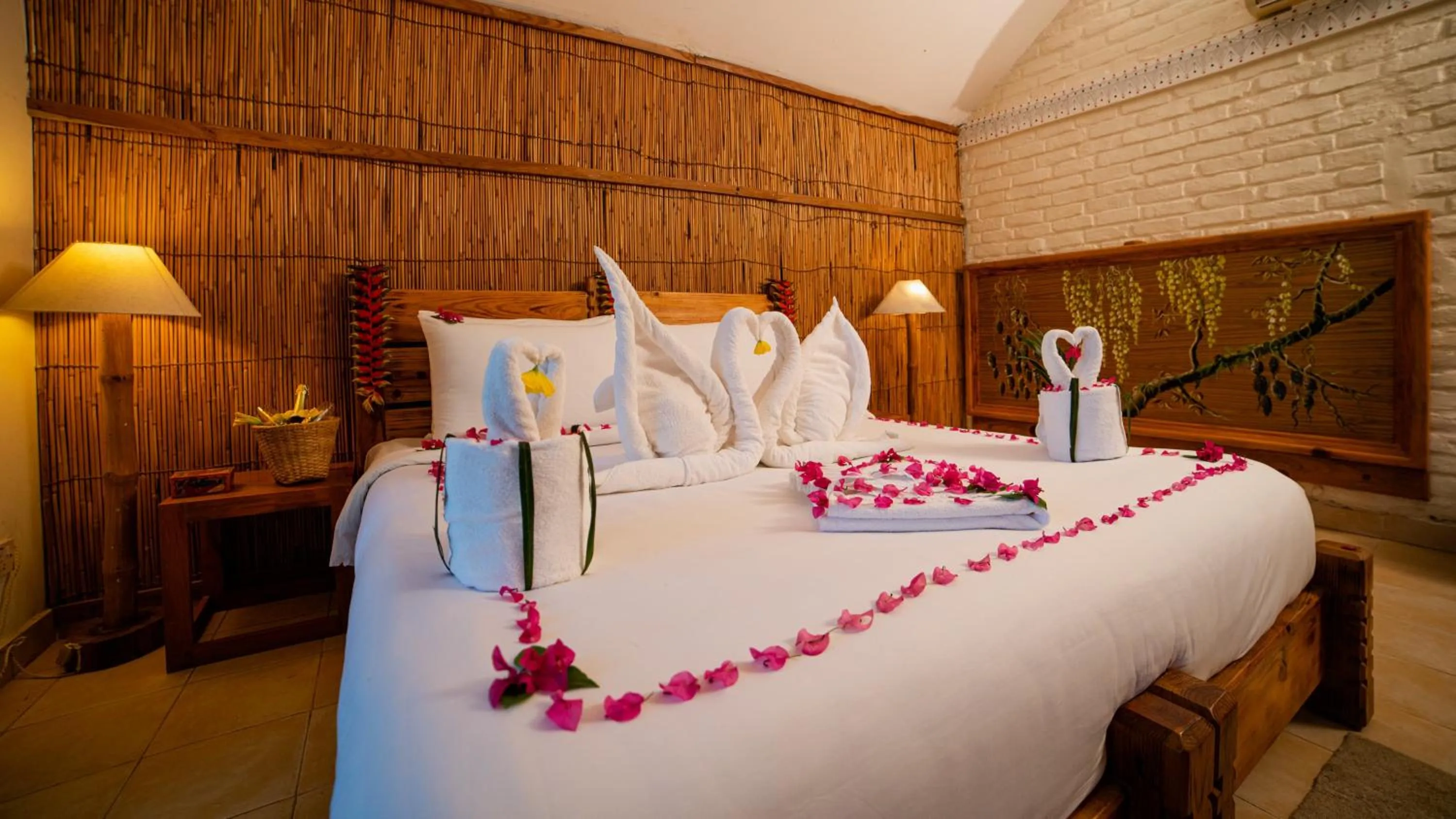 Bedroom, Bed in Siddhartha Wildlife Retreat