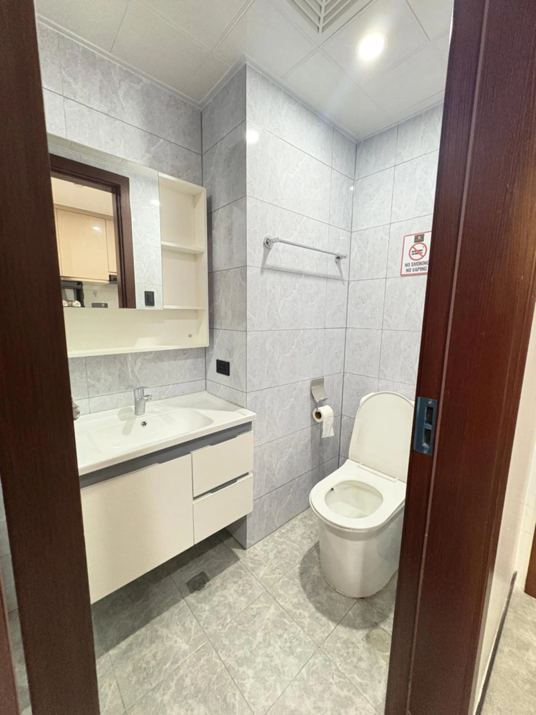 Sybaysuites staycation near Okada COD MOA NAIA airport Solaire MSV1808H