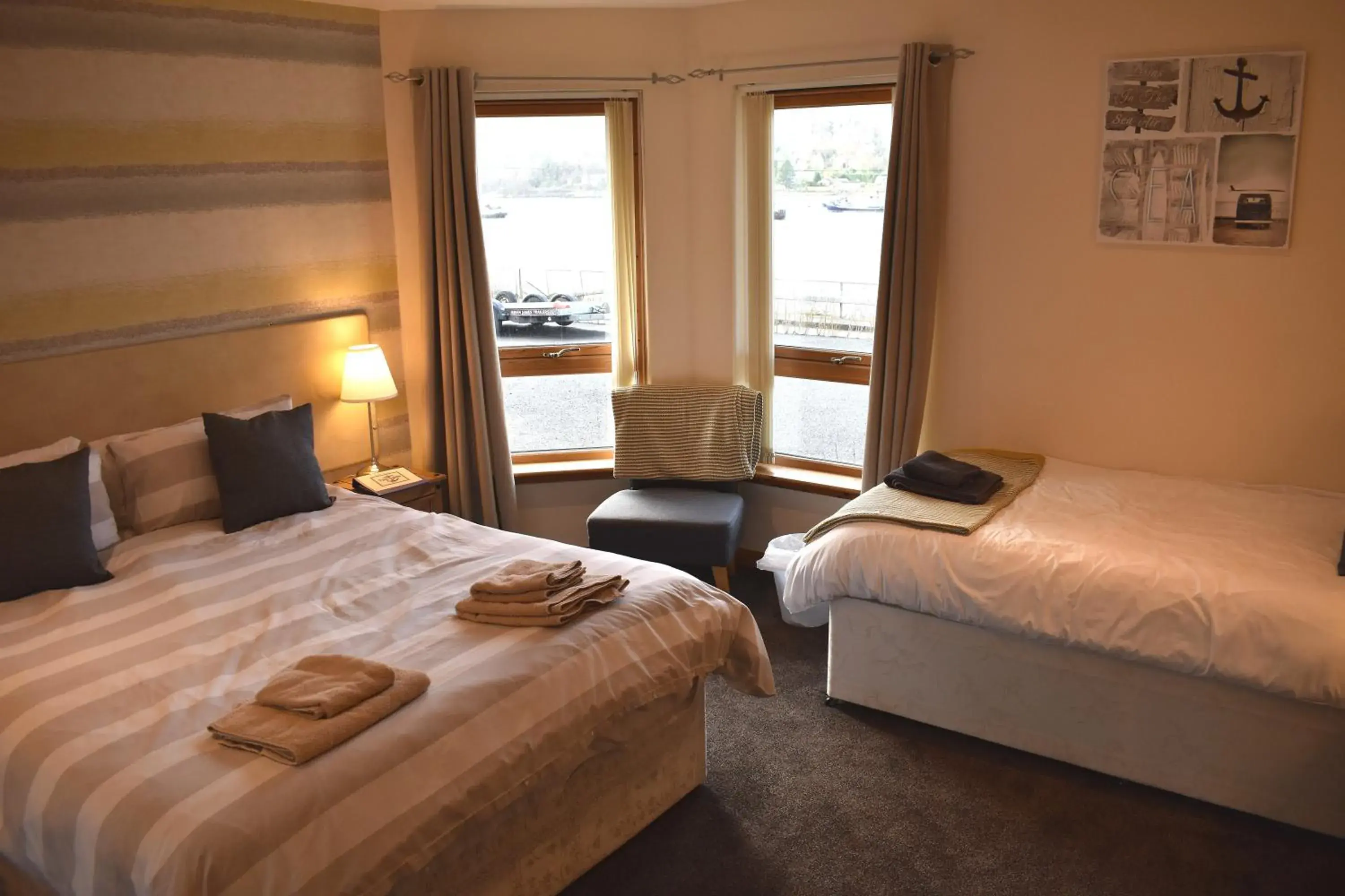 Family Room with Sea View in The Anchor Inn Family Room with Sea View in The Anchor Inn