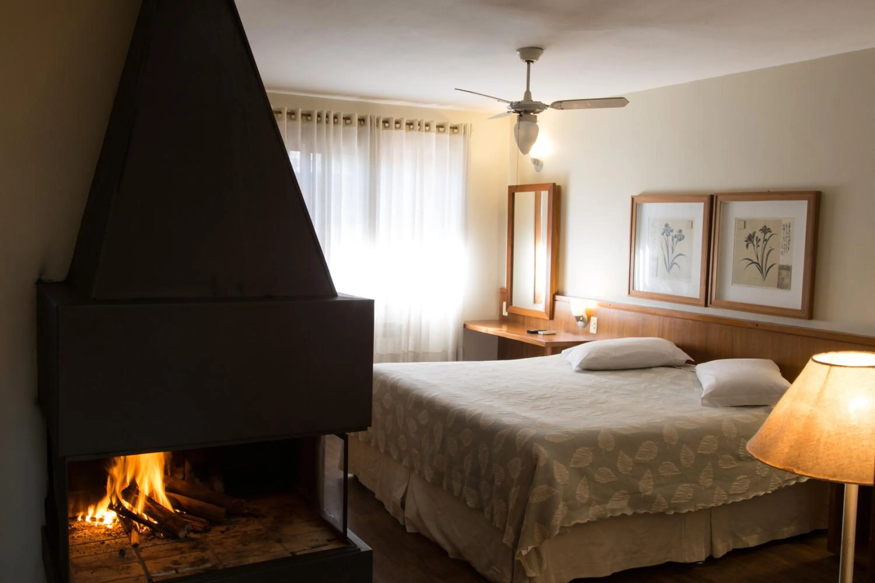 Photo of the whole room, Bed in Estalagem Vila Suzana - Quadra de Beach Tennis Indoor