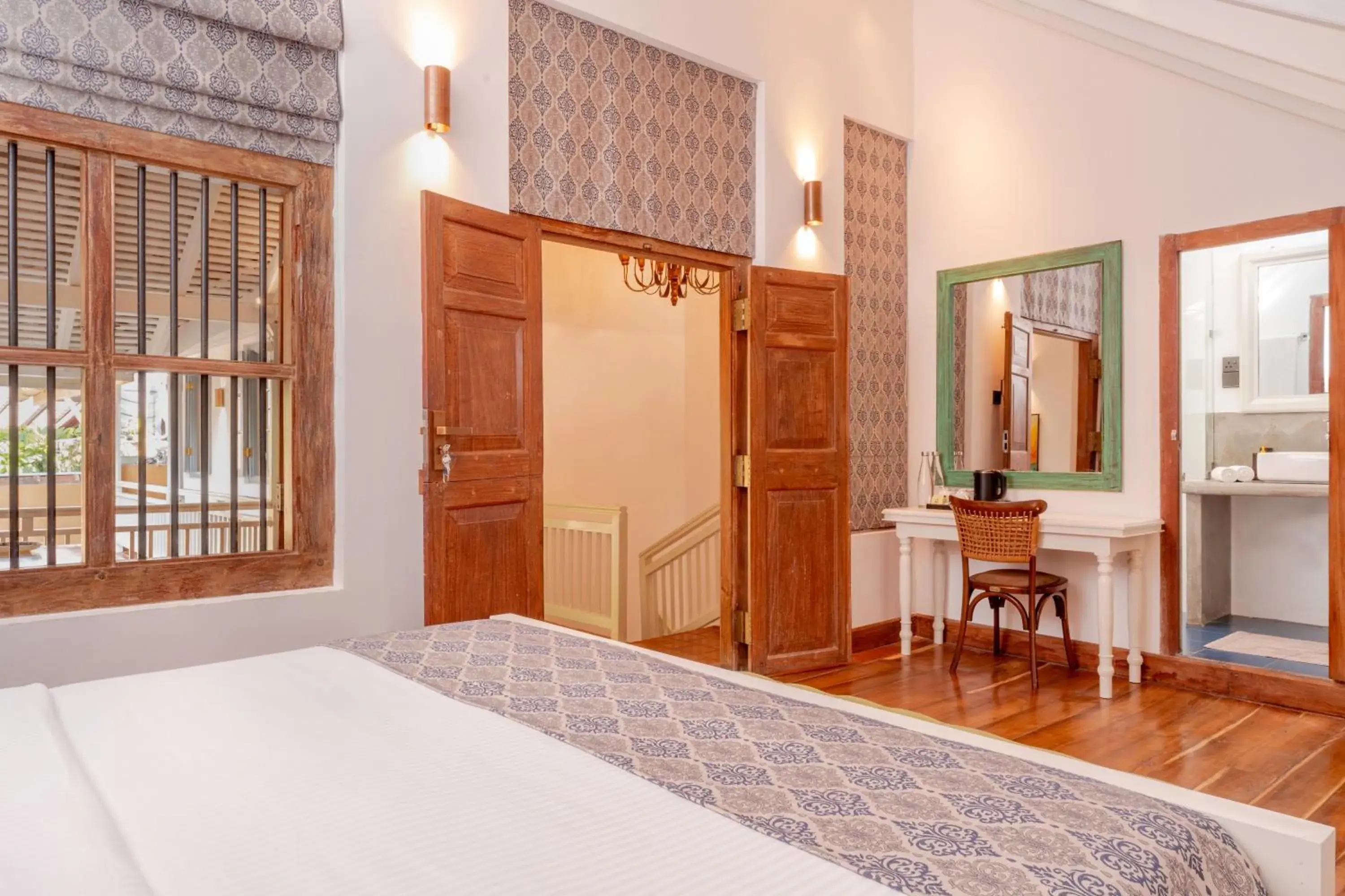 Deluxe Queen Room in Small House Boutique Guest House Deluxe Queen Room in Small House Boutique Guest House