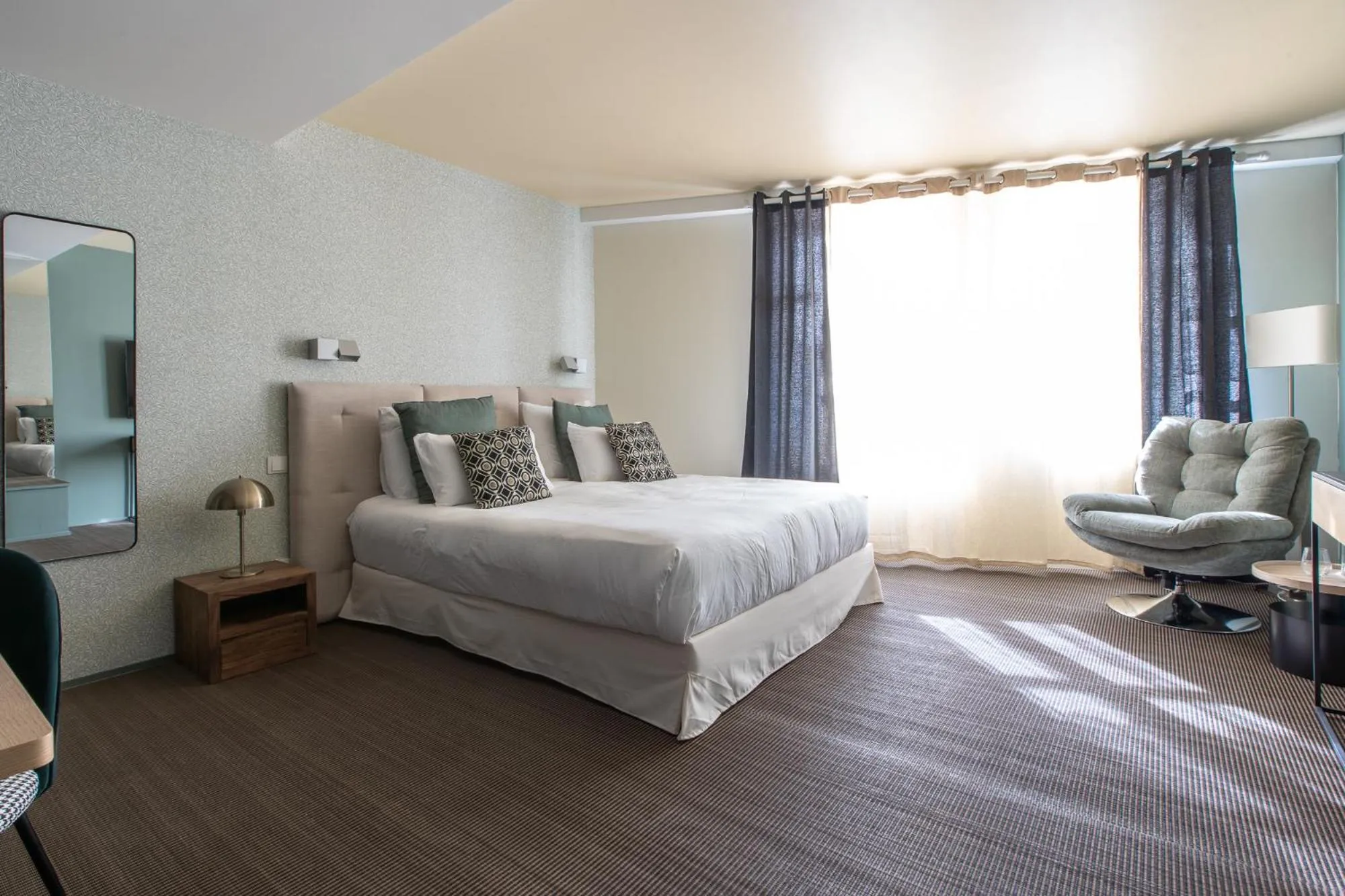 Bedroom, Bed in La Petite Fugue