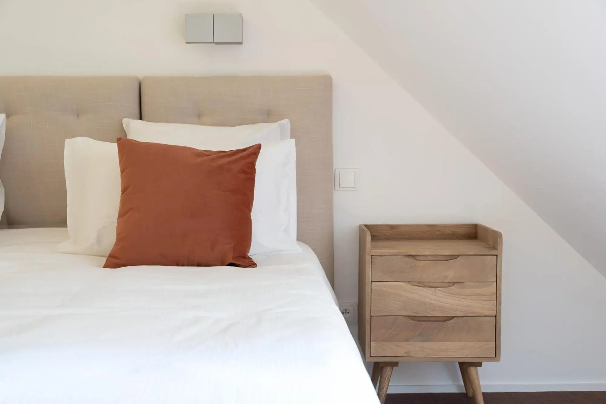 Bedroom, Bed in La Petite Fugue Bedroom, Bed in La Petite Fugue