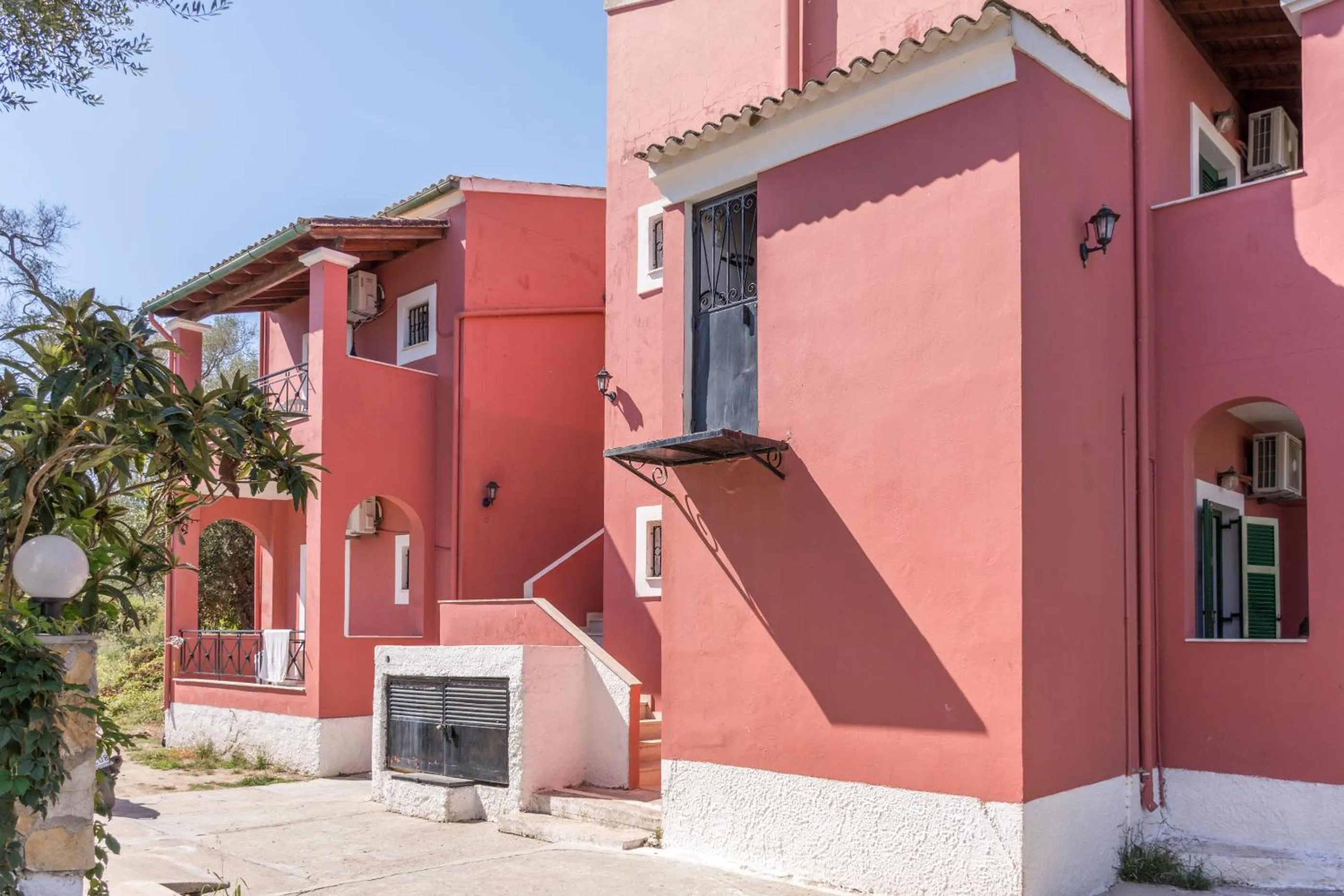 Quayside Village Hotel