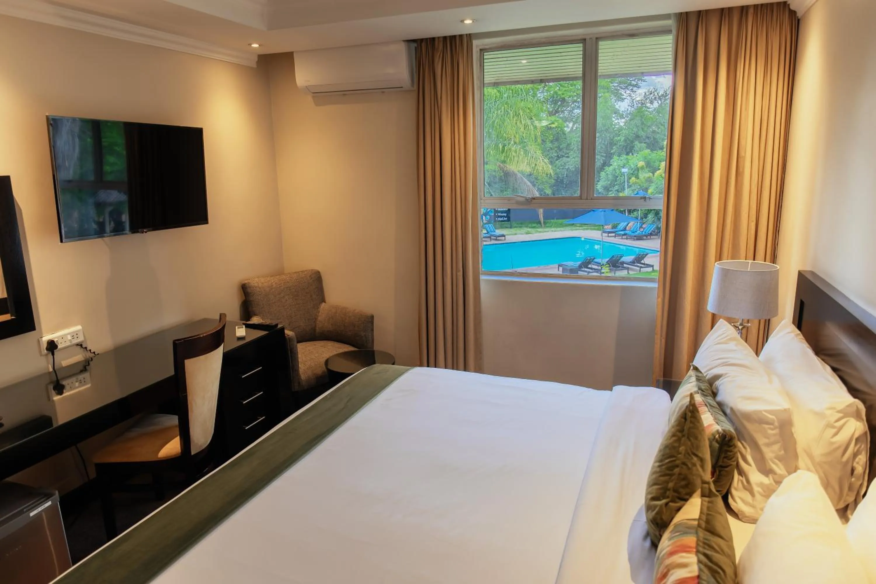 Bed in Cresta Lodge Gaborone