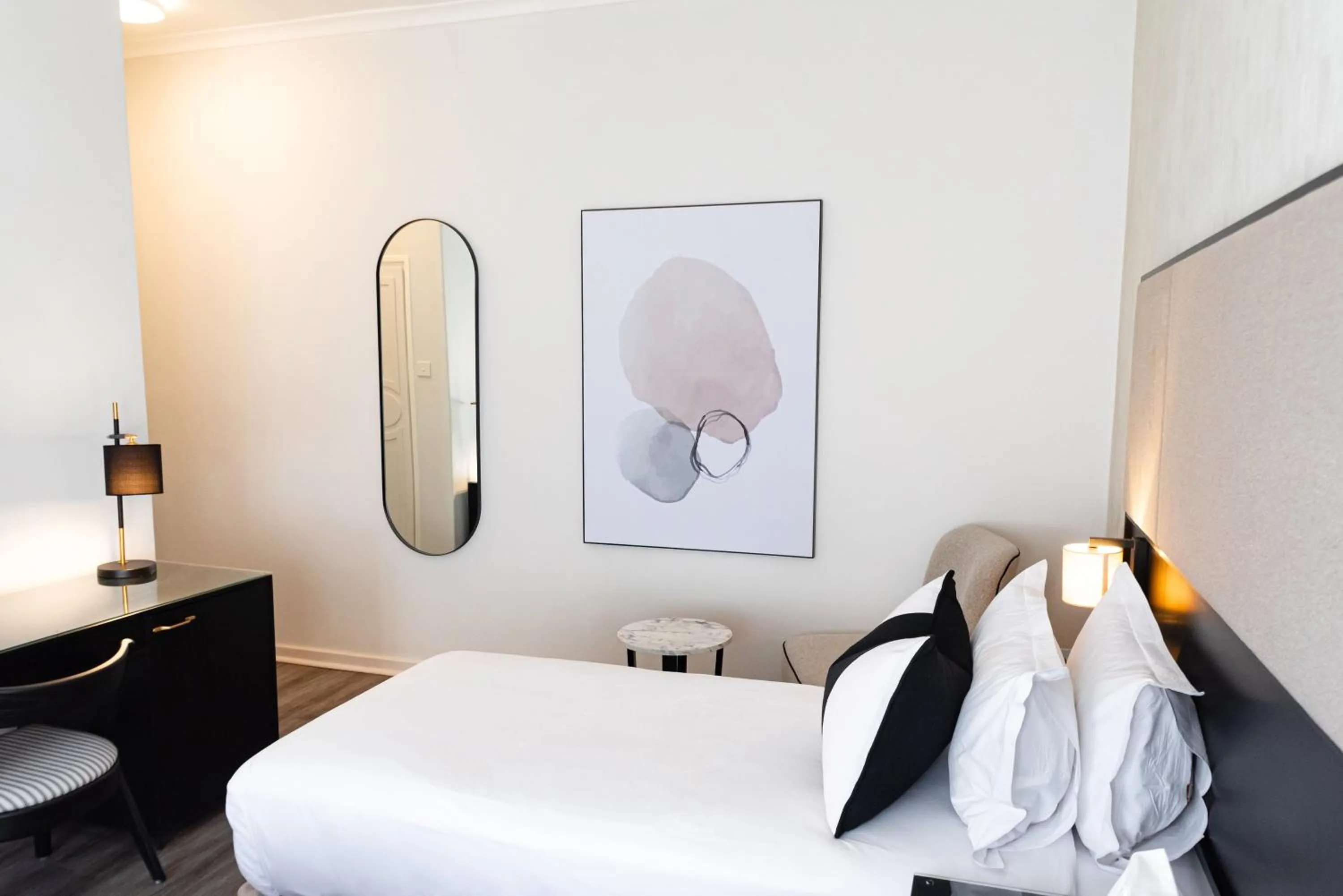 Bed in Cresta Churchill Hotel