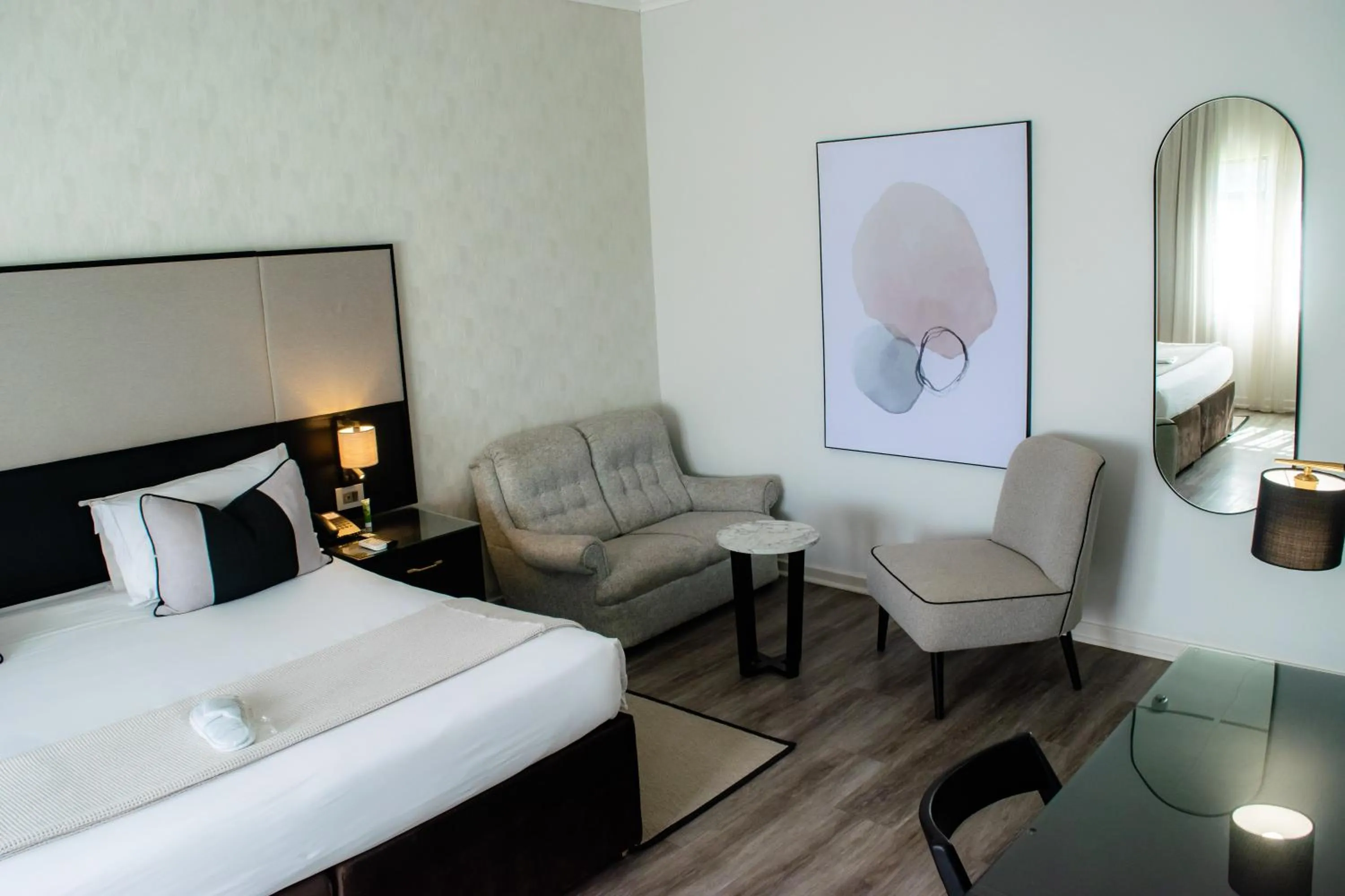 Bed in Cresta Churchill Hotel