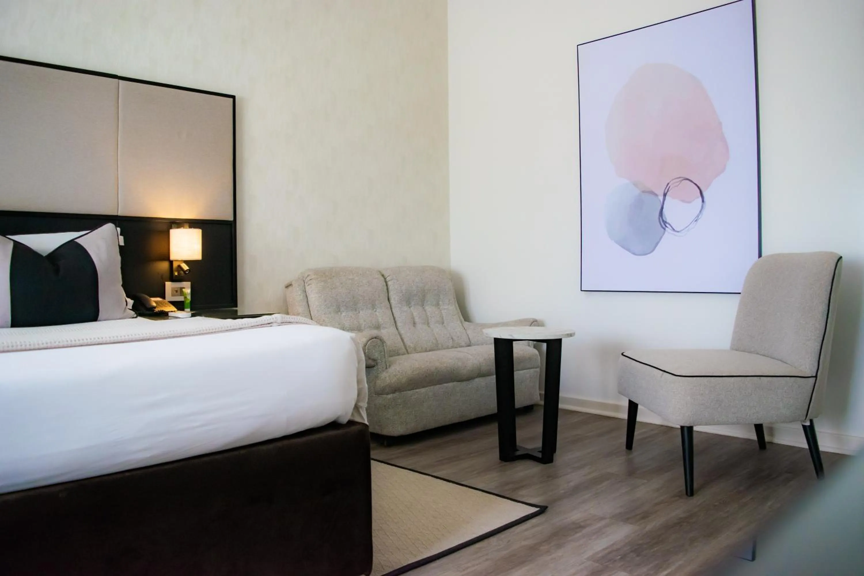 Bed in Cresta Churchill Hotel