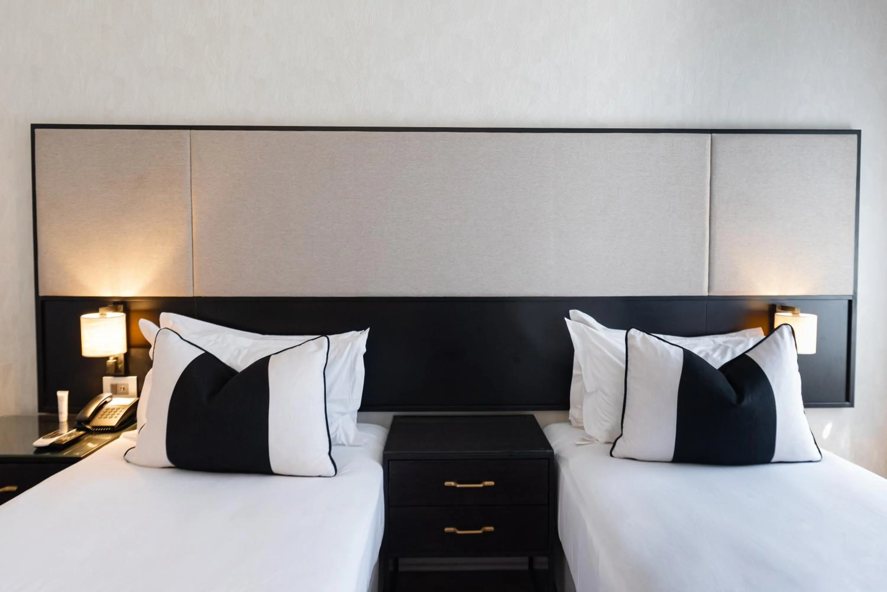 Bed in Cresta Churchill Hotel