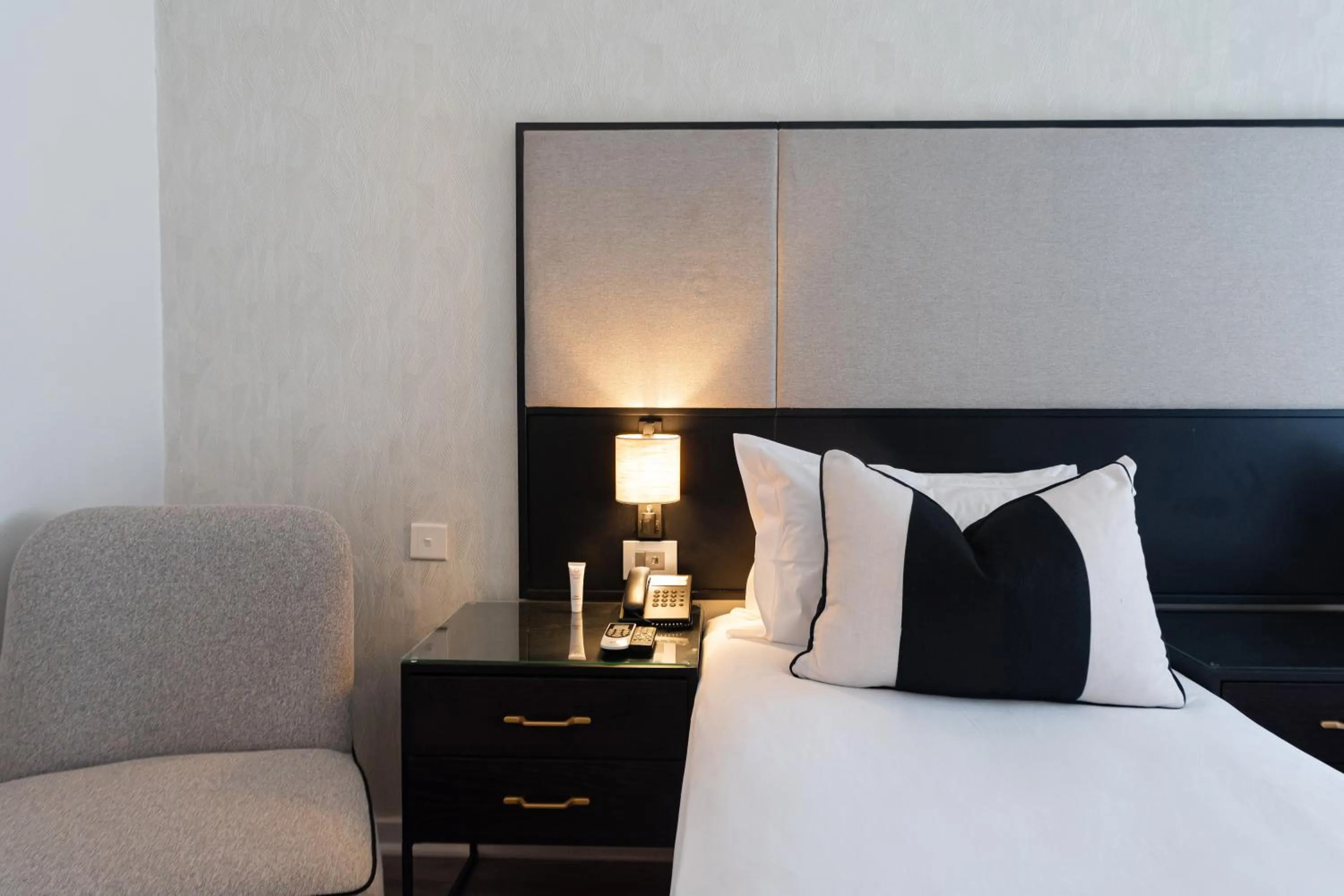 Bed in Cresta Churchill Hotel