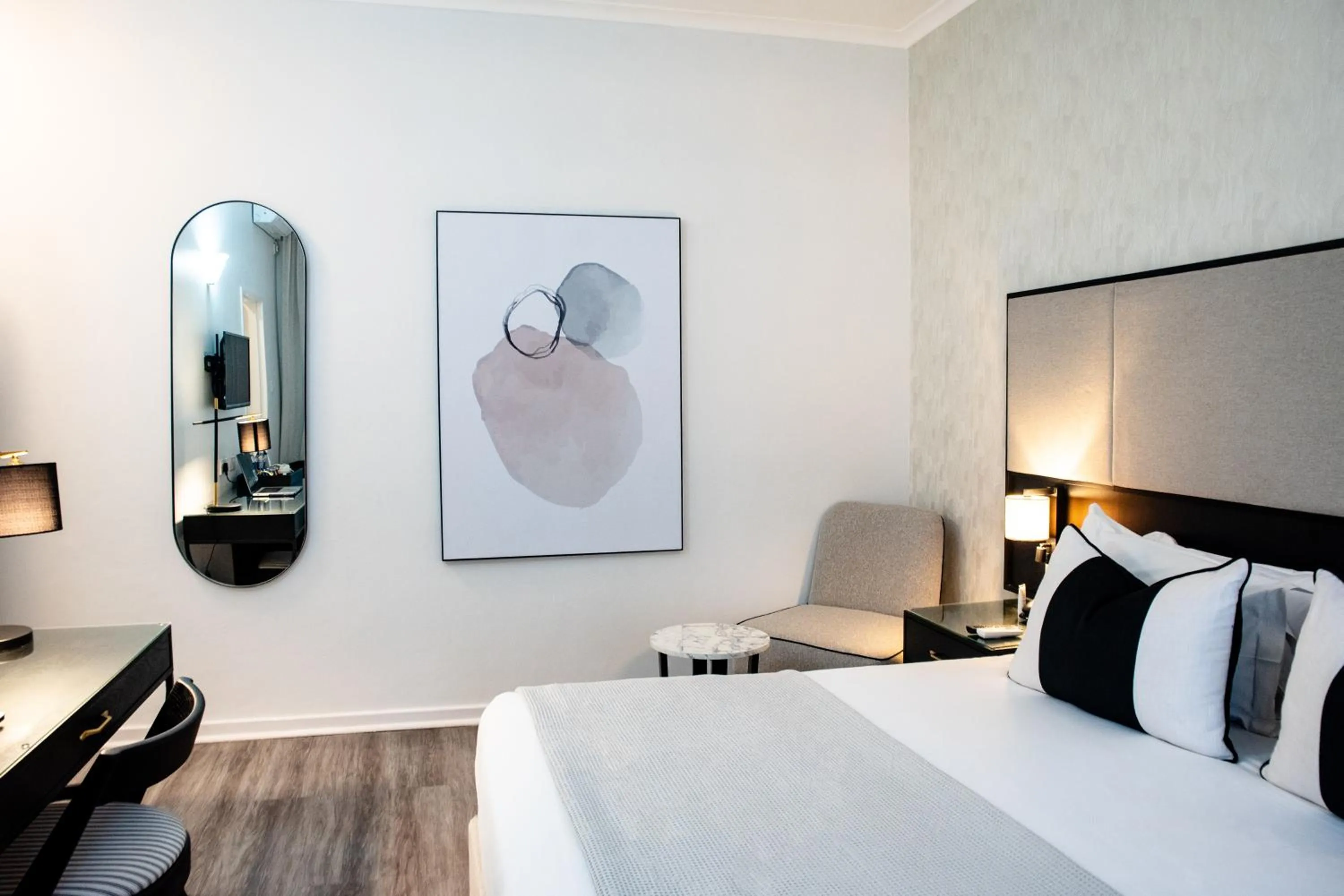 Bed in Cresta Churchill Hotel