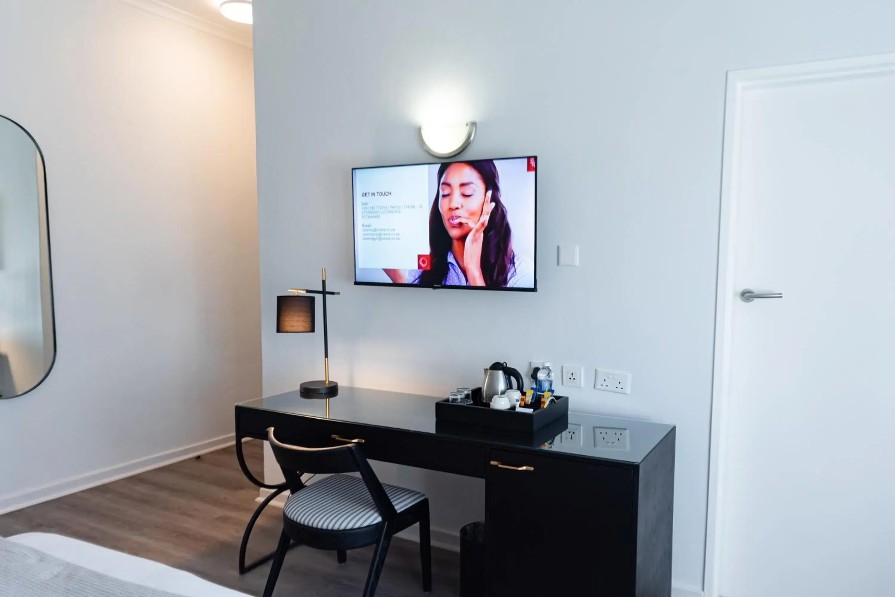 Superior Twin Room - single occupancy in Cresta Churchill Hotel Superior Twin Room - single occupancy in Cresta Churchill Hotel