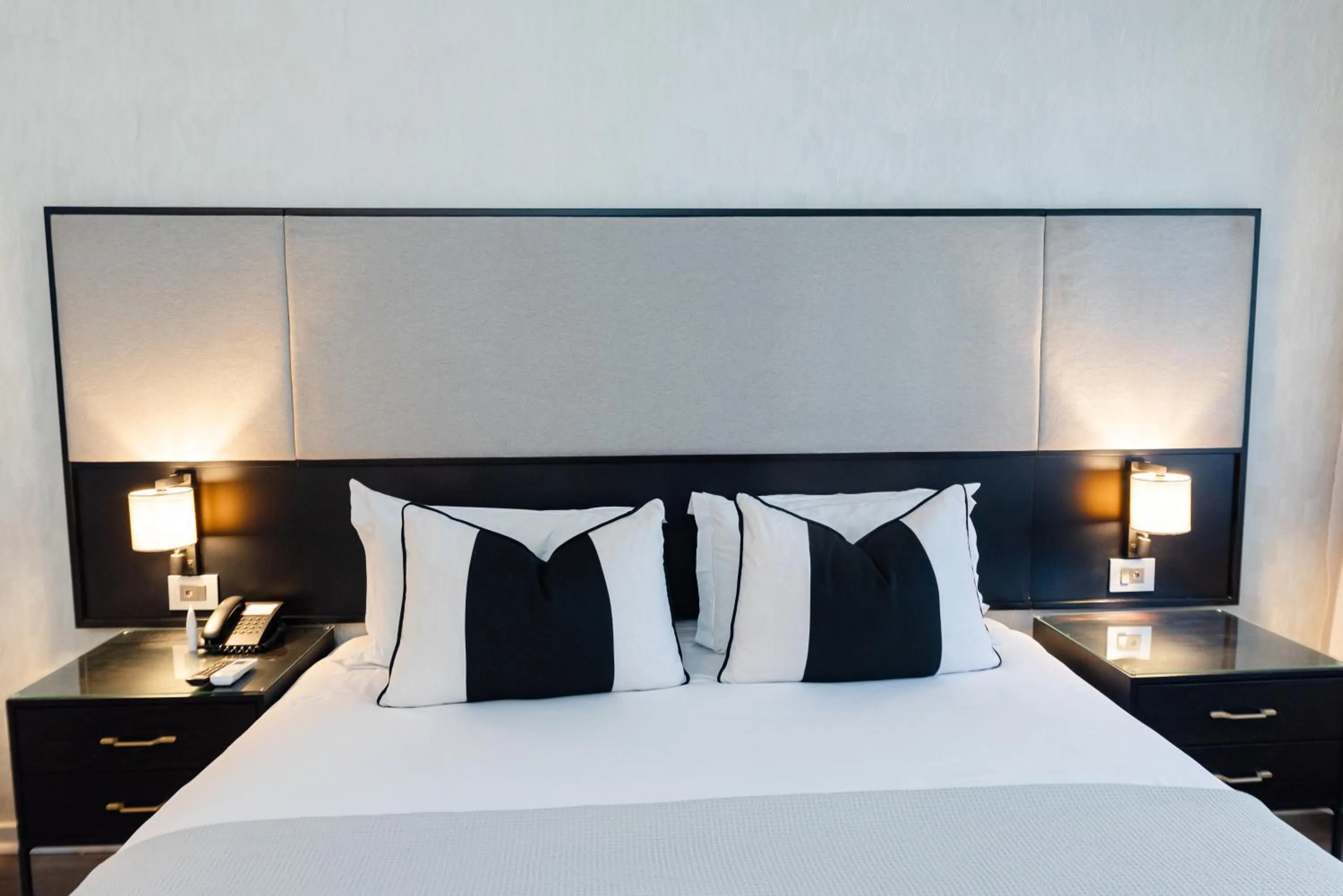 Bed in Cresta Churchill Hotel