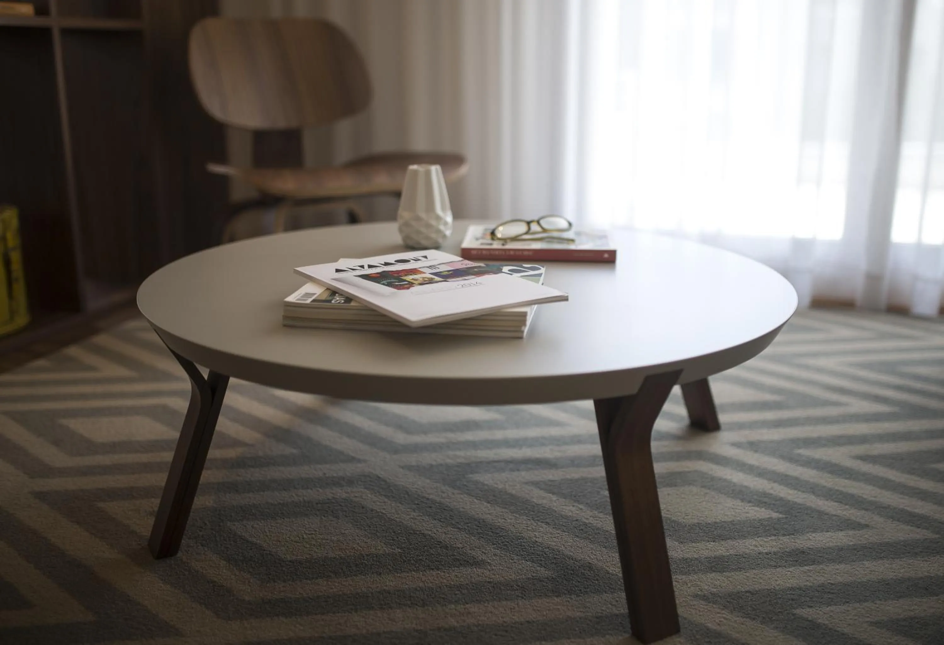 Communal lounge/ TV room in Somewhere - Estoril Guesthouse