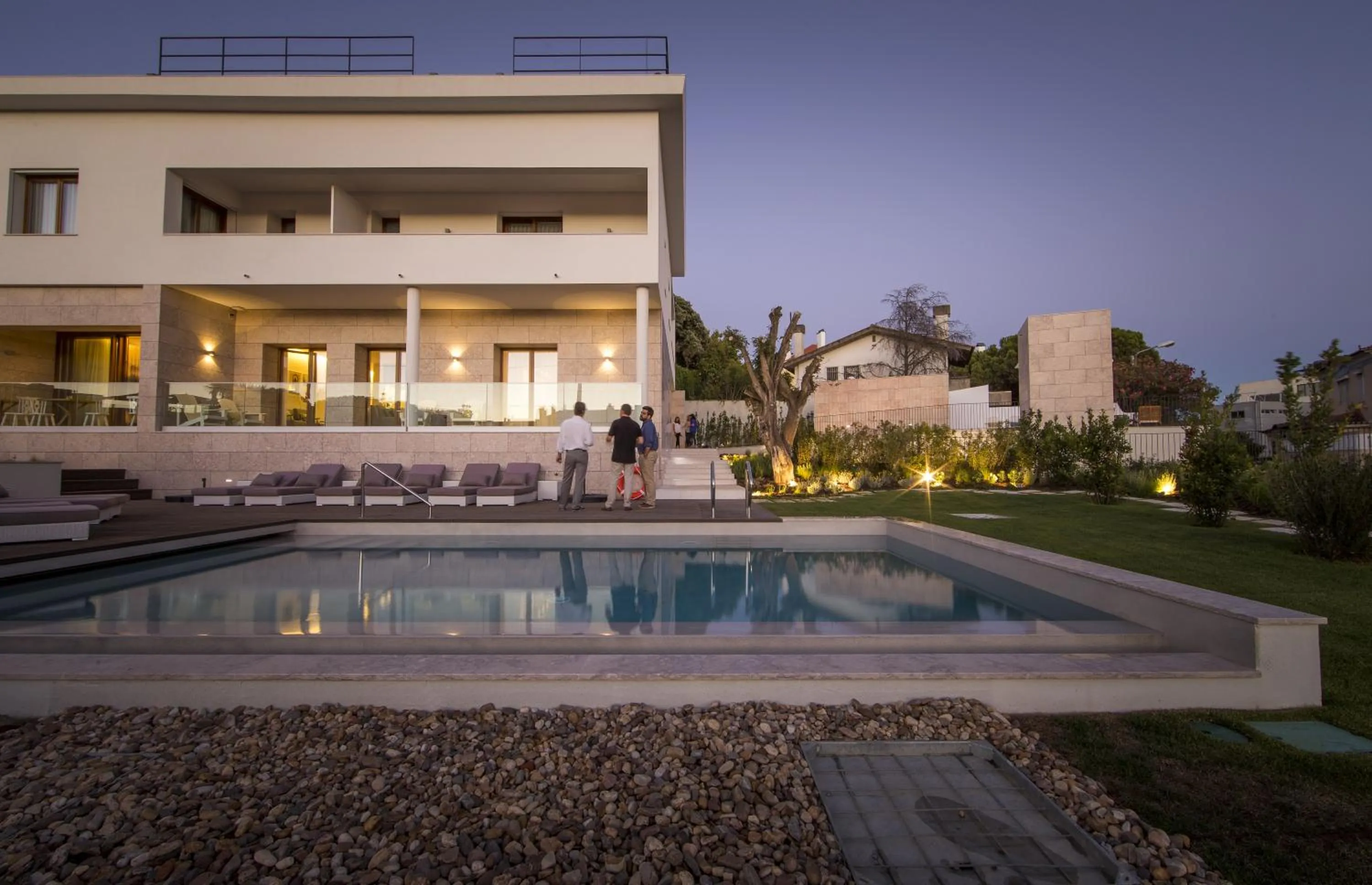 Swimming pool in Somewhere - Estoril Guesthouse