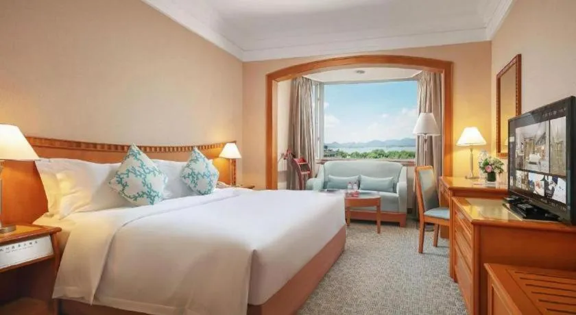 Bed in Haihua Hotel Hangzhou