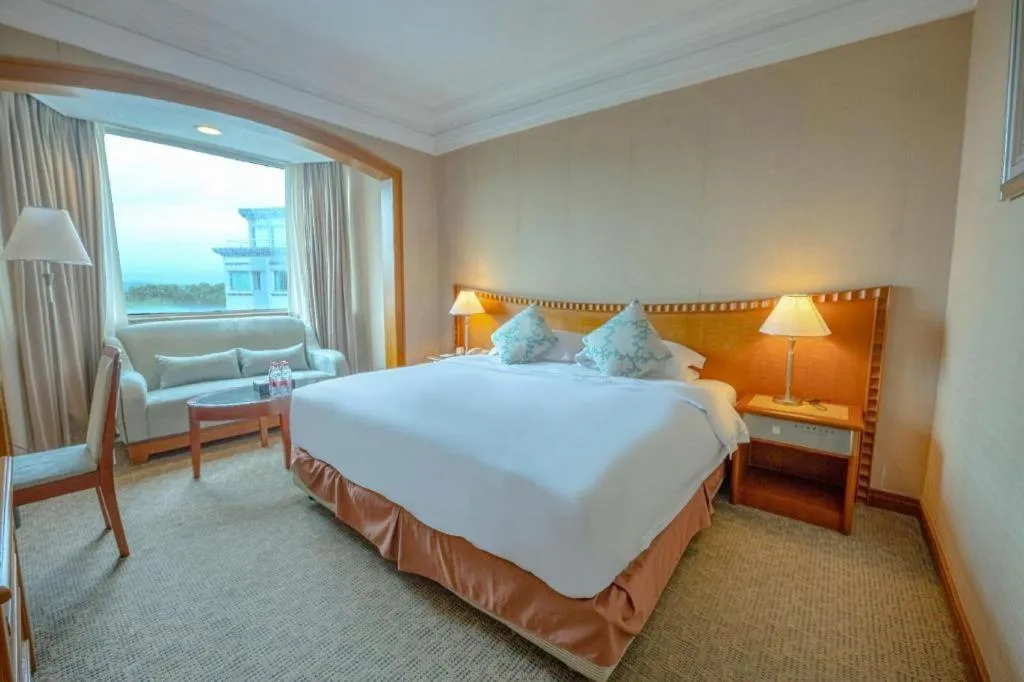 Bed in Haihua Hotel Hangzhou