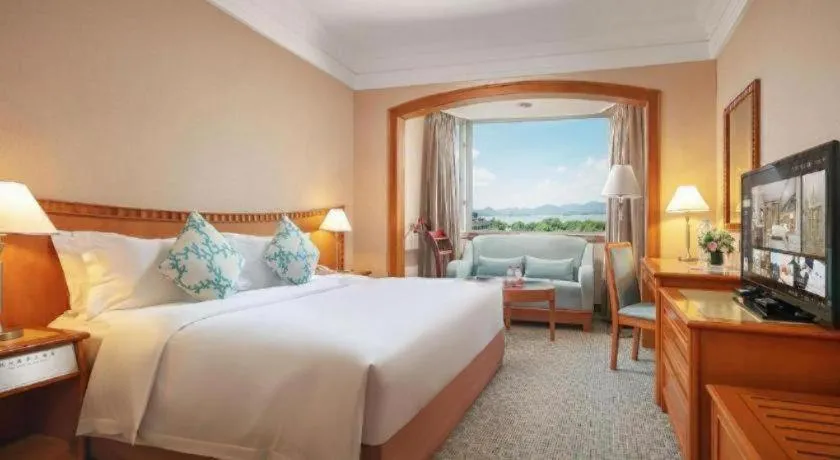 Bed in Haihua Hotel Hangzhou