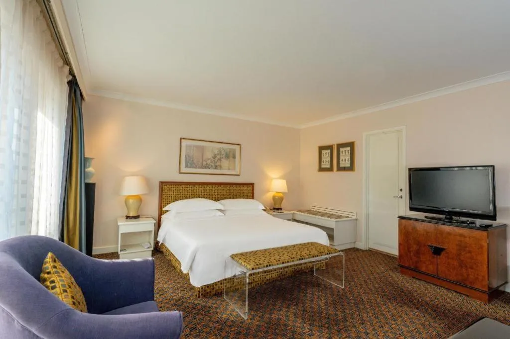 Bed in Grand Skylight Hotel Royal, Beijing