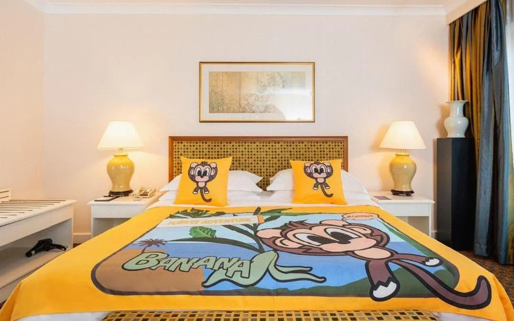 Bed in Grand Skylight Hotel Royal, Beijing