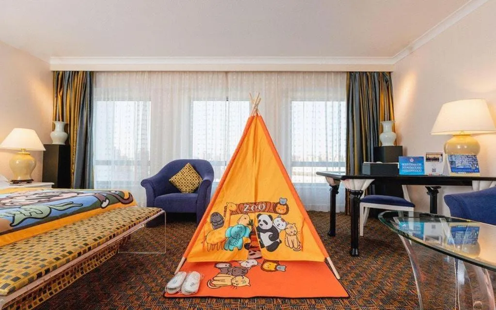 Bed in Grand Skylight Hotel Royal, Beijing