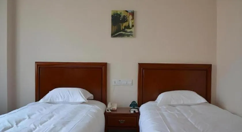 Bed in GreenTree Inn Rizhao Train Station