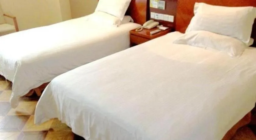 Bed in GreenTree Inn Rizhao Train Station