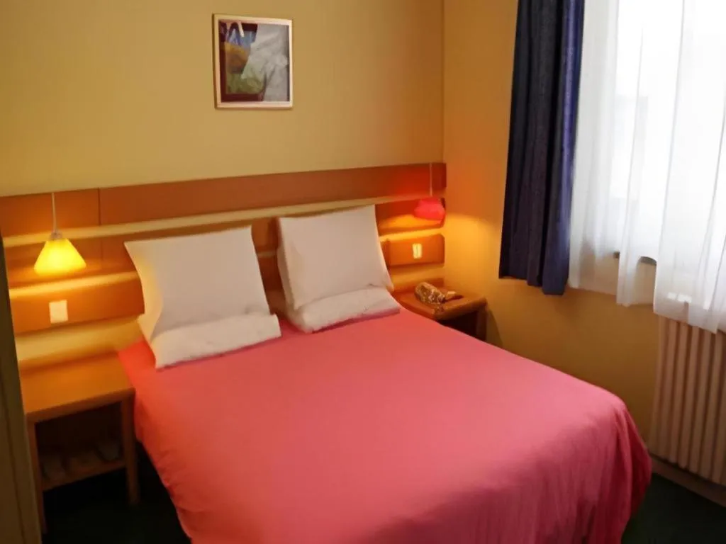 Bed in GreenTree Inn Rizhao Train Station