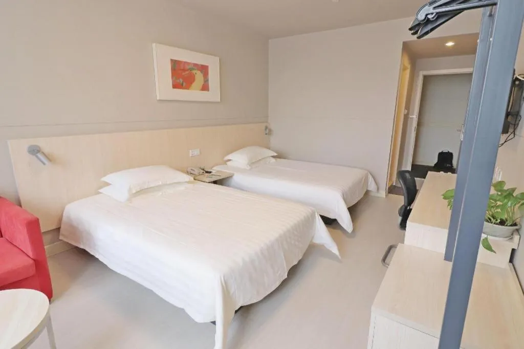 Bed in Jinjiang Inn Shanghai Minhang Zhuanqiao