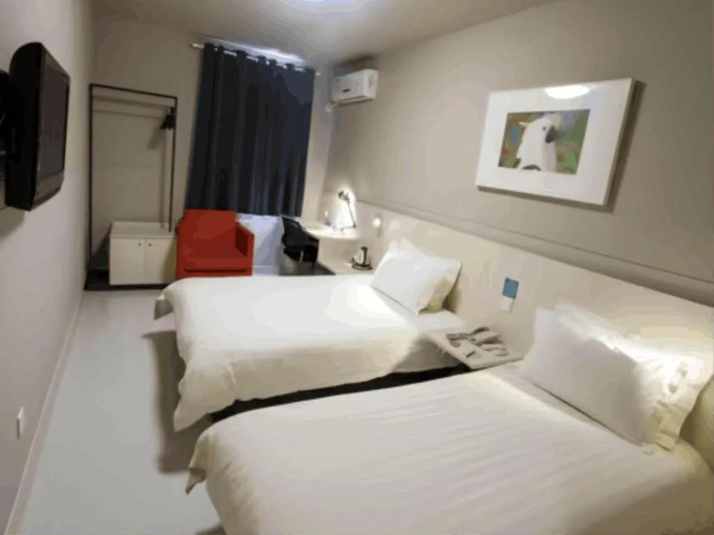 Bed in Jinjiang Inn Shanghai Minhang Zhuanqiao