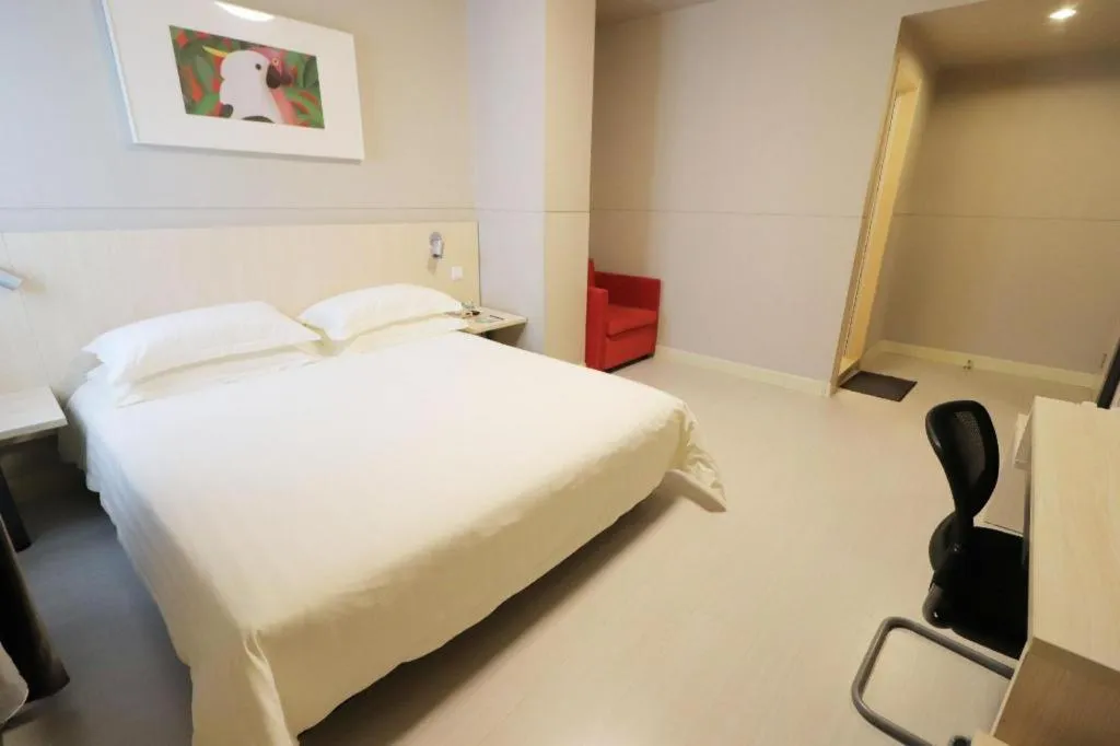 Bed in Jinjiang Inn Shanghai Minhang Zhuanqiao