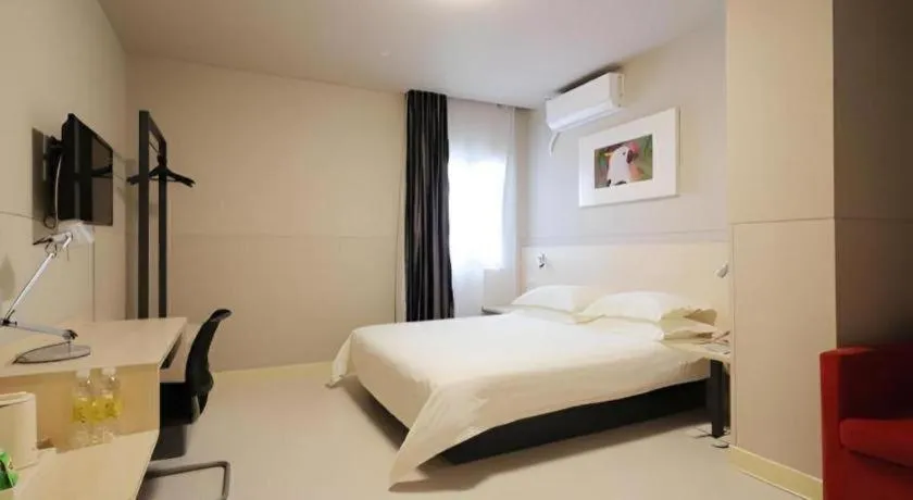 Bed in Jinjiang Inn Shanghai Minhang Zhuanqiao