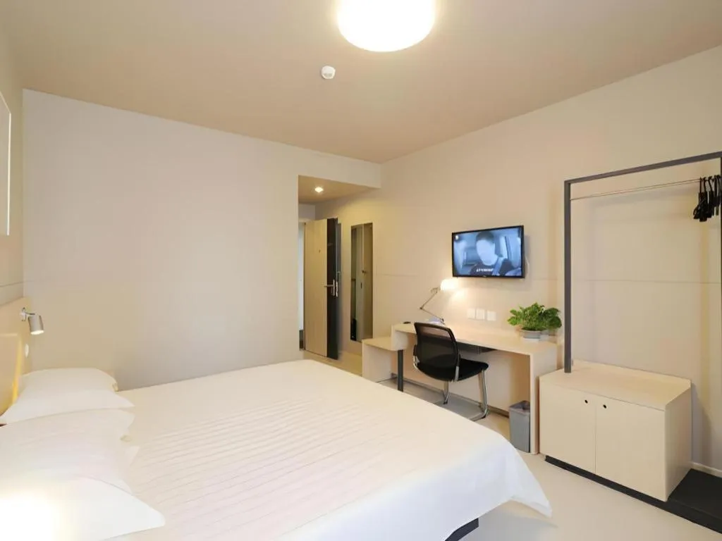 Bed in Jinjiang Inn Shanghai Minhang Zhuanqiao