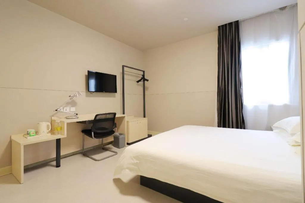 Bed in Jinjiang Inn Shanghai Minhang Zhuanqiao