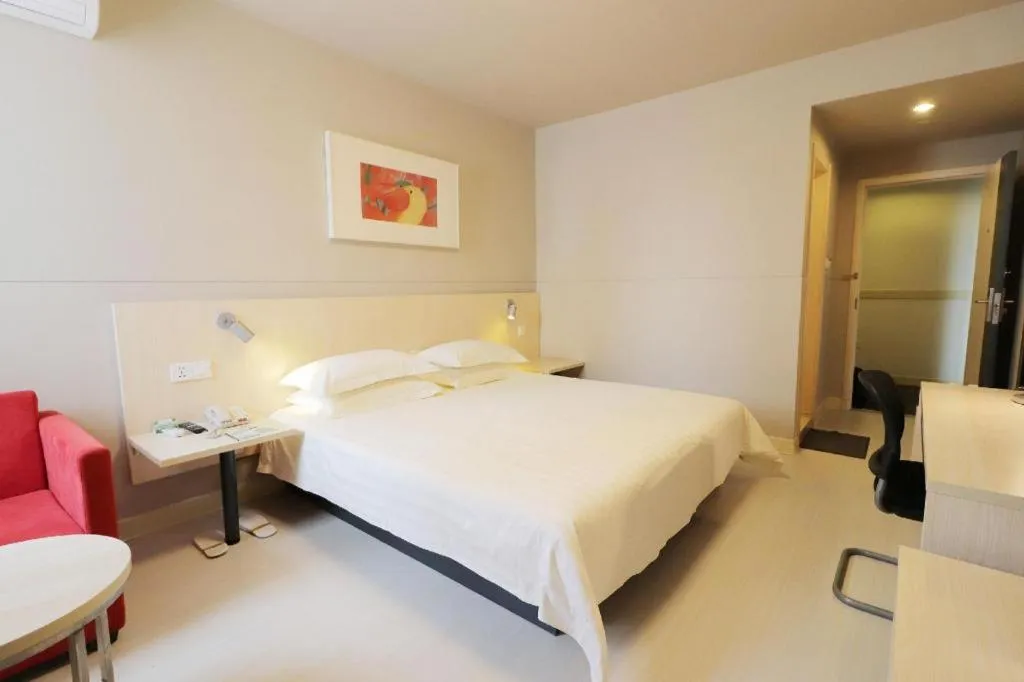 Bed in Jinjiang Inn Shanghai Minhang Zhuanqiao